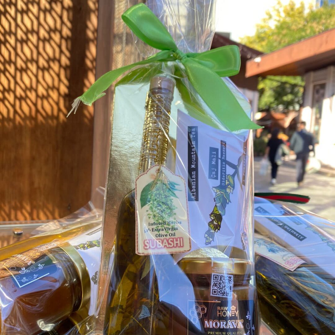 Format gift packaging (olive oil with oregano 100ml, mountain tea 7g, honey 100ml (140g)